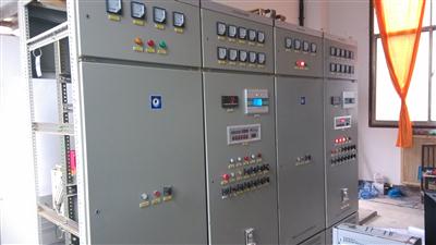 GTD8000智能低壓機組一體化控制屏(無刷) GTD8000智能低壓機組一體化控制屏(無刷)